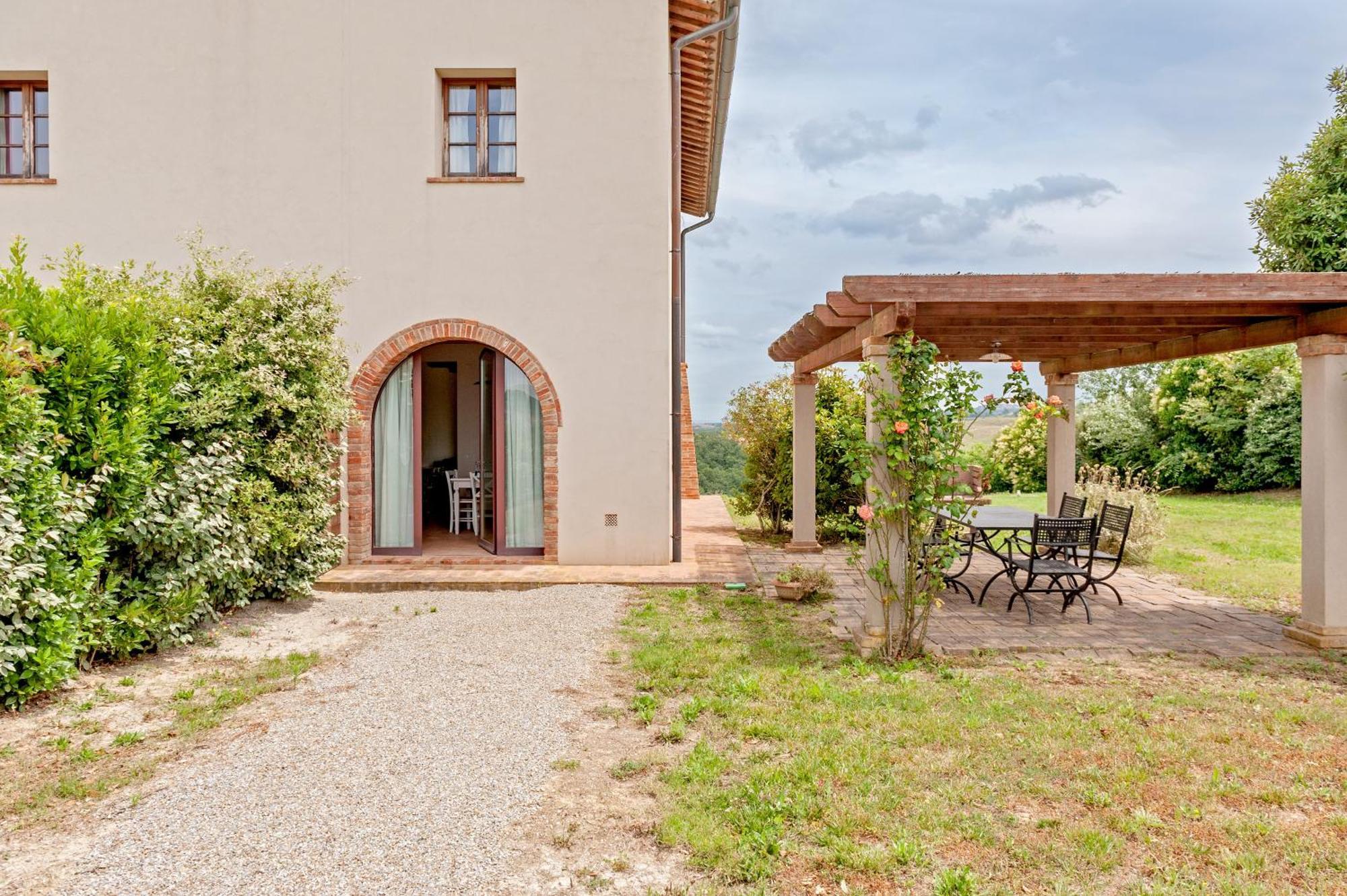 Il Borgo Delle Ville Palaia Exterior foto